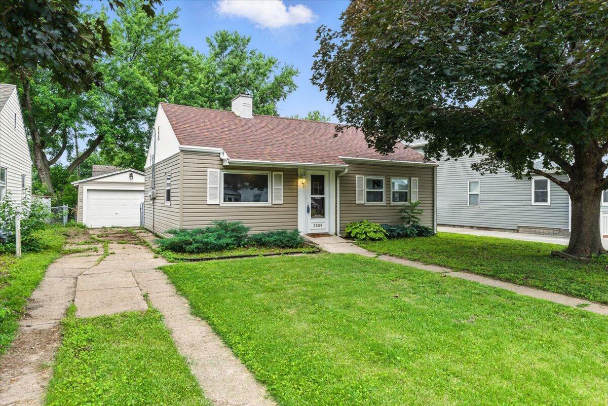 Property Photo: 3609 Avenue D IA 51501