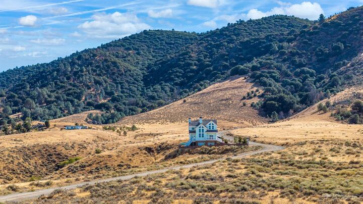 Property Photo: 19180 Siskiyou Dr CA