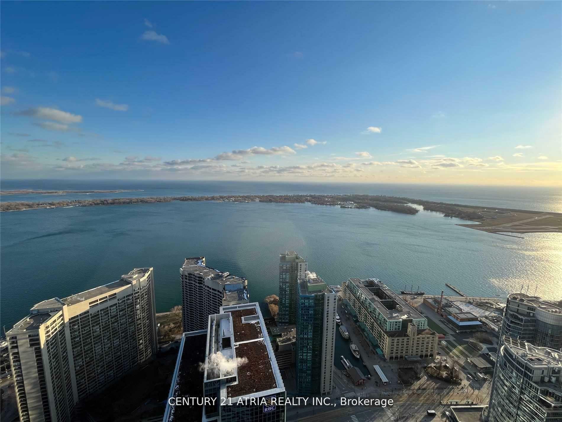 Property Photo: 100 Harbour Street 6908 ON M5J 0B5