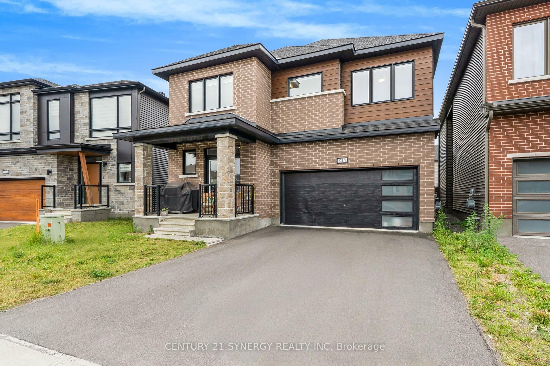 Property Photo: 814 Crossgate Street ON K2J 7E3