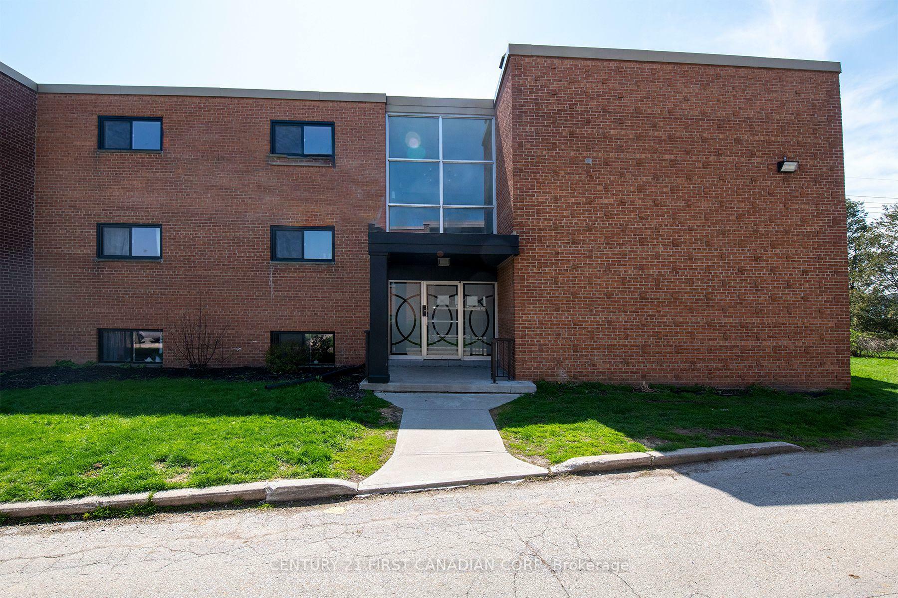 Property Photo:  1005 Notre Dame Drive  ON N6J 3C3 