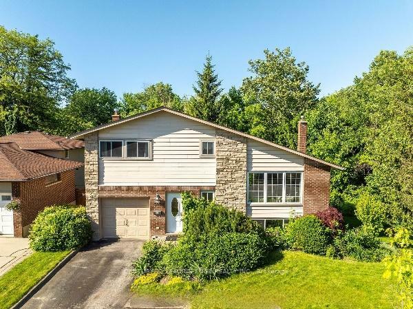 Property Photo: 533 Arnhem Drive ON L1G 2J2