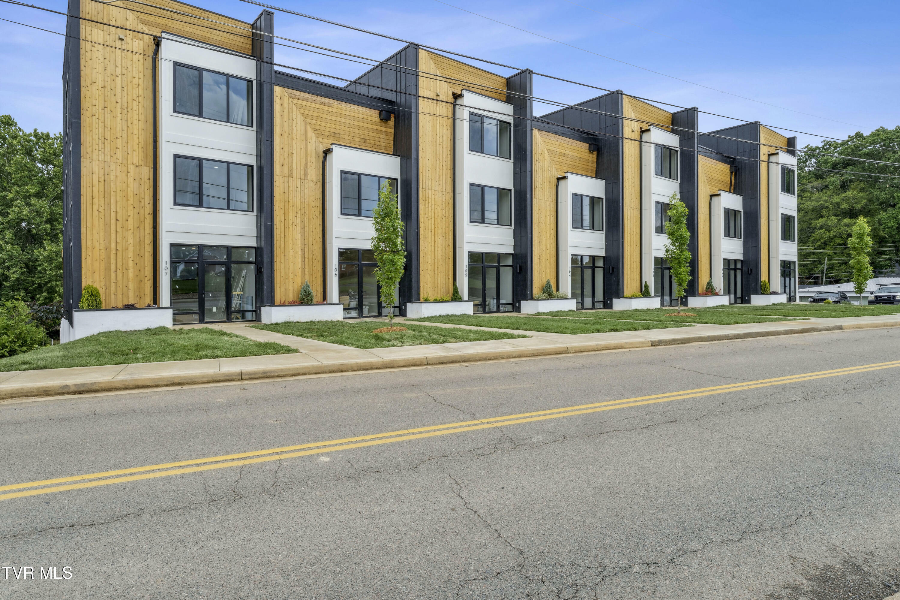 Property Photo: 1533 Pactolas Road 105 TN 37604