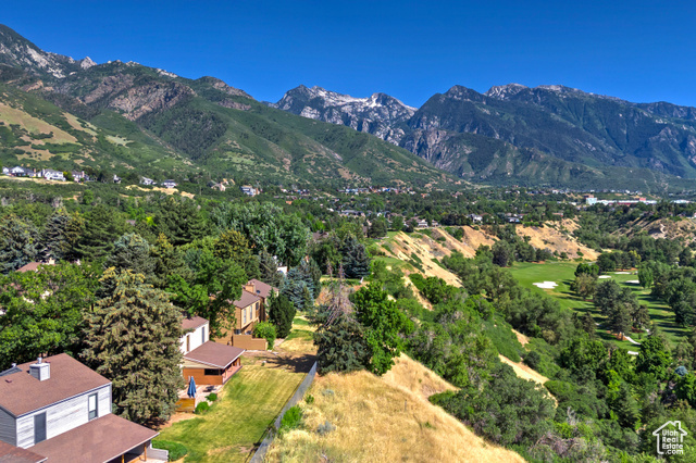 Property Photo: 8216 S Scandia Way UT 84093