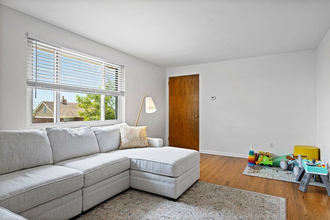 Property Photo: 550-552 Forest Avenue PA 15202
