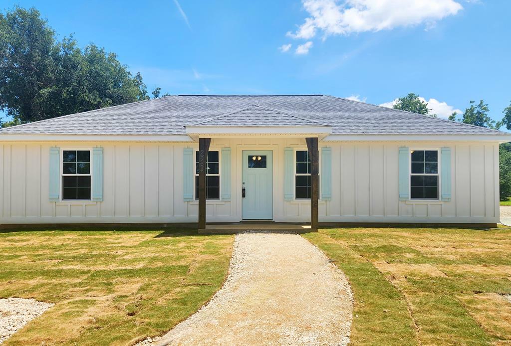 Property Photo: 830 Holly Dr GA 31705