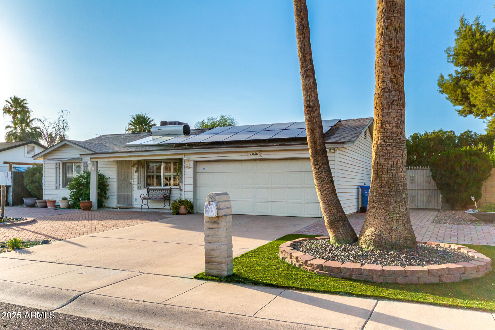 Property Photo: 4046 E Crocus Drive AZ 85032