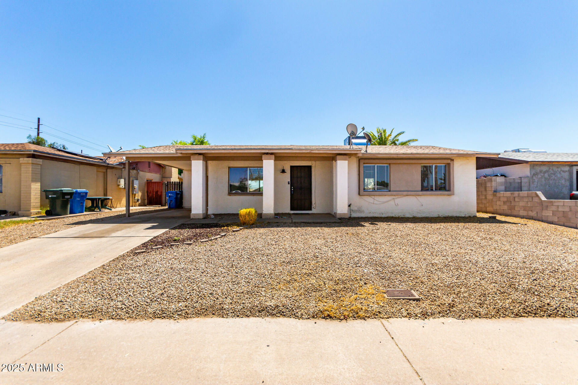 Property Photo: 17629 N 8th Avenue AZ 85023