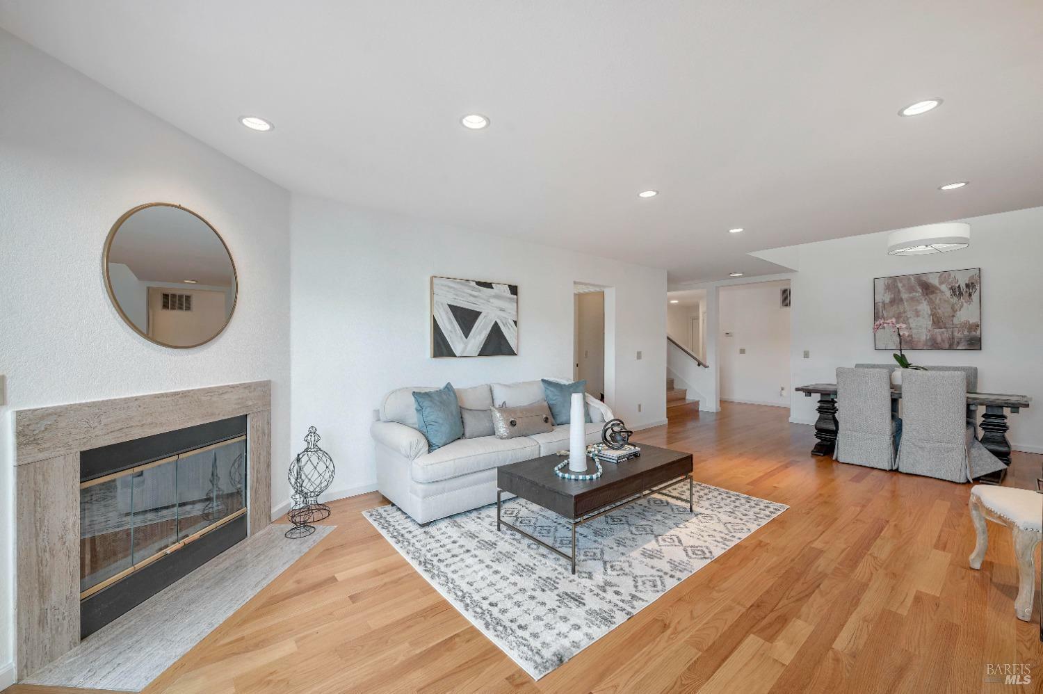 Property Photo: 16 Duxbury Cove CA 94901
