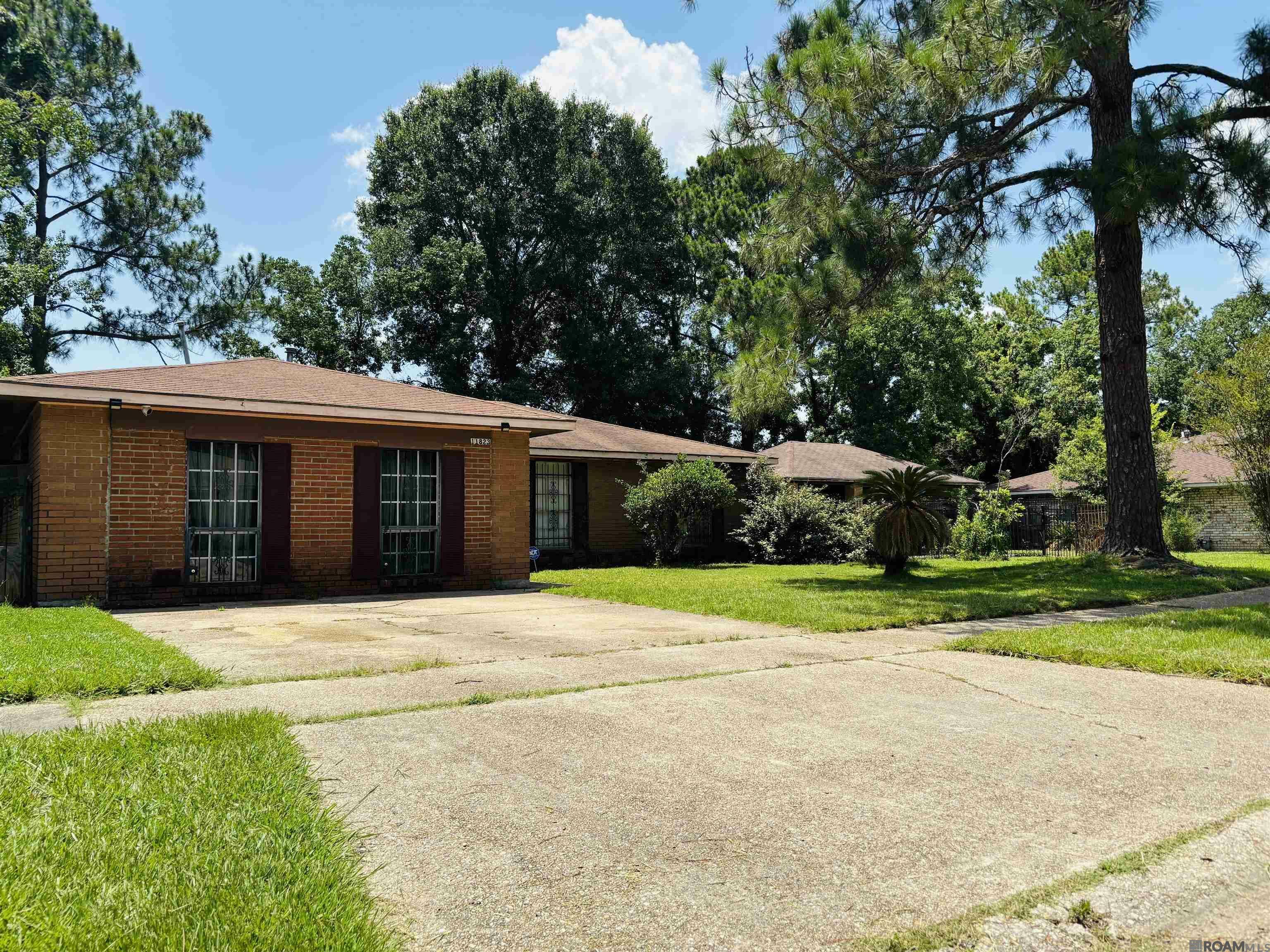 Property Photo: 11823 Kingston Dr LA 70807