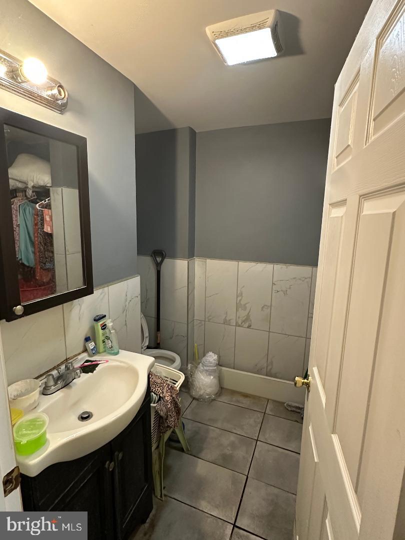 Property Photo: 1618 S 6th Street PA 19148