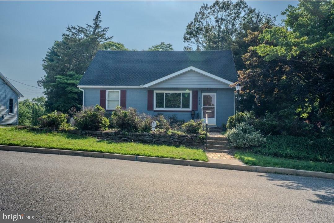 Property Photo:  102 Spring Street  NJ 08302 