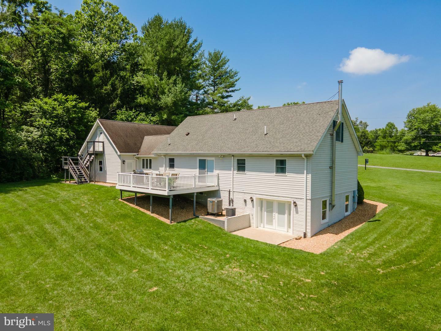 Property Photo: 125 Harvest Court WV 25425