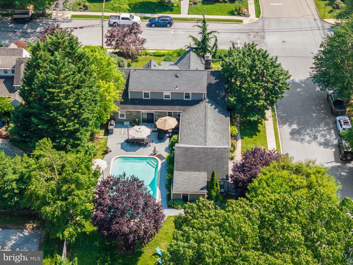 Property Photo:  203 E 5th Street  PA 19063 