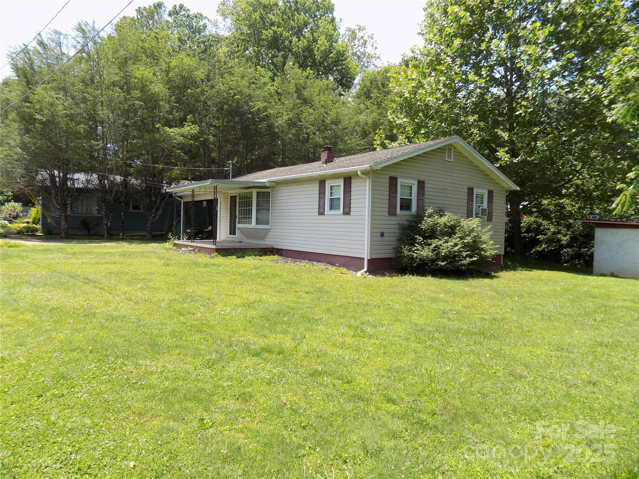 Property Photo: 48 Cornwell Drive NC 28786