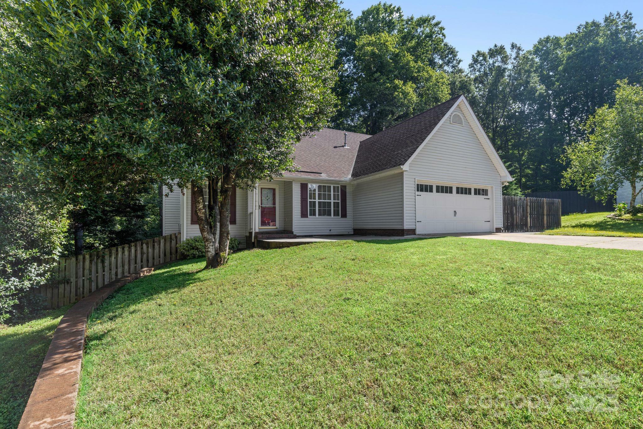 Property Photo: 131 Canopy Court NC 28115