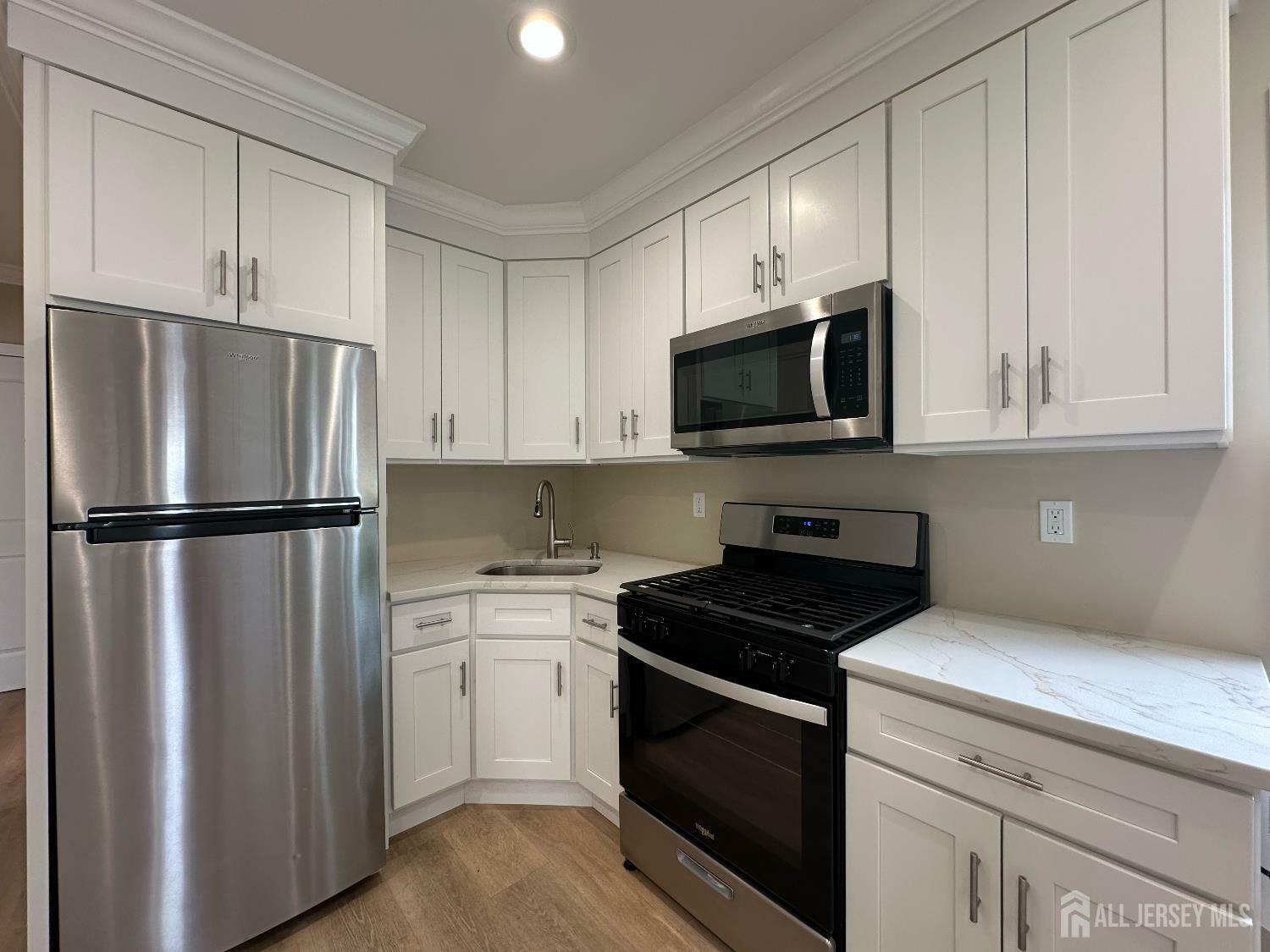 Property Photo:  53 Thornal Street  NJ 07008 
