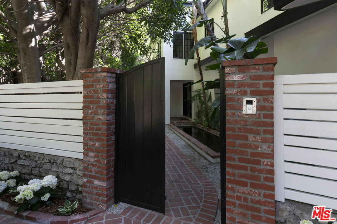 Property Photo: 2625 Nichols Canyon Rd CA 90046