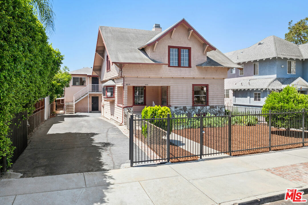 Property Photo: 4616 Kingswell Ave CA 90027