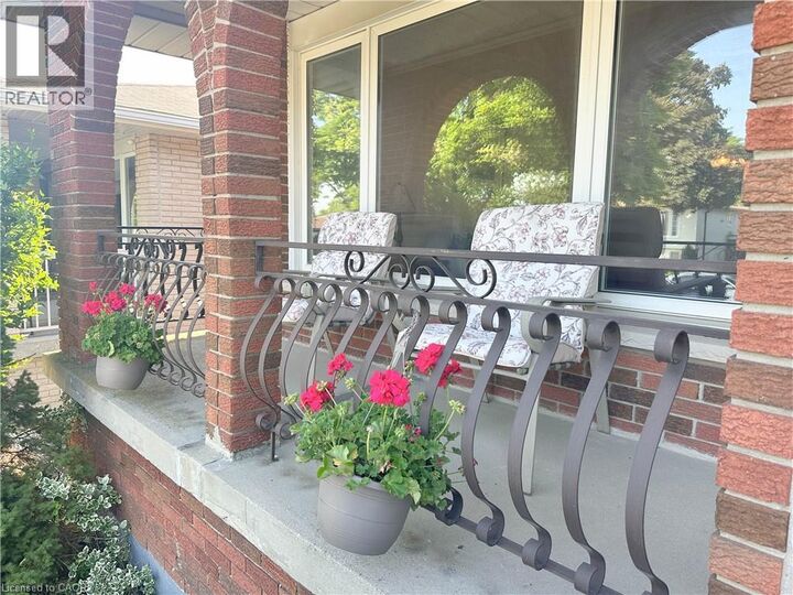 Property Photo: 233 Lawnhurst Court ON L8V 4R4