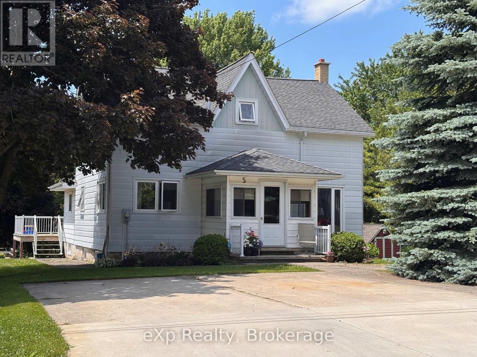 Property Photo: 5 Ignatz Street ON N0G 2J0