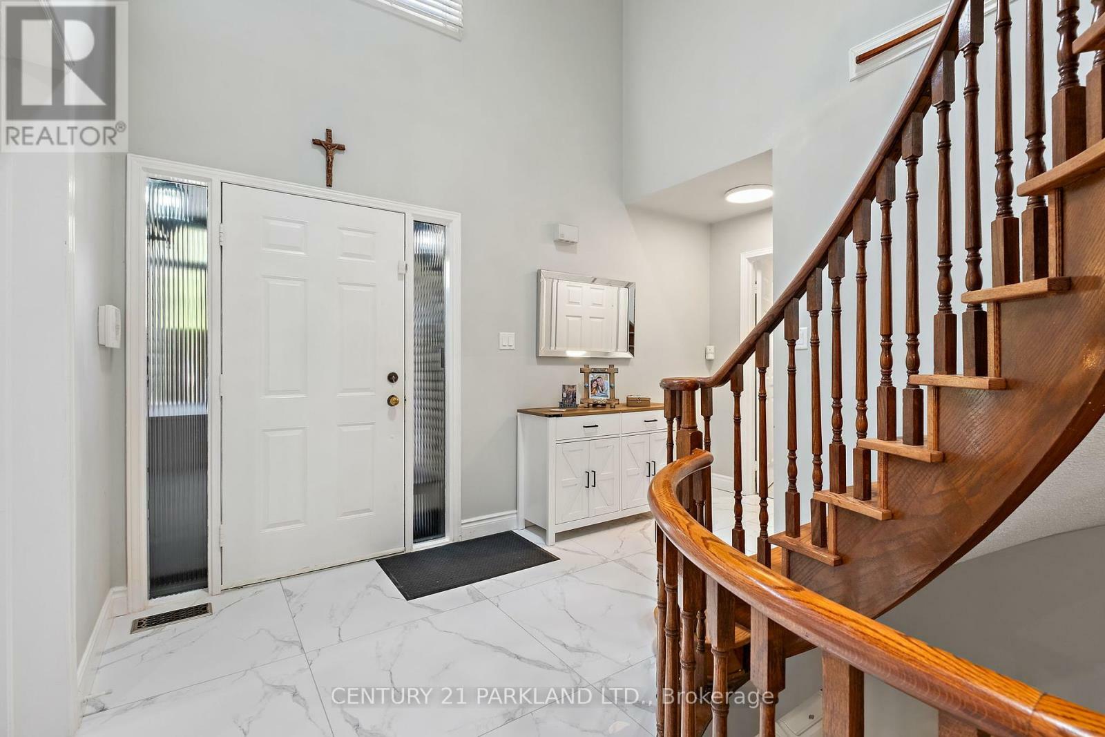 Property Photo: 87 Bonacres Avenue ON M1C 3B8