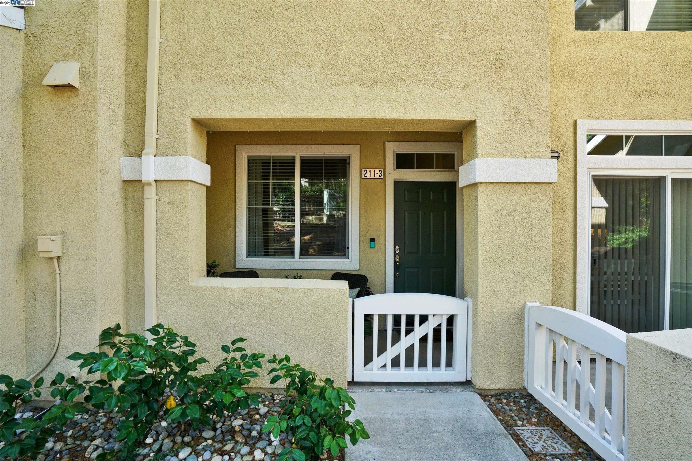 Property Photo:  211 Wildrose Cmn 3  CA 94551 