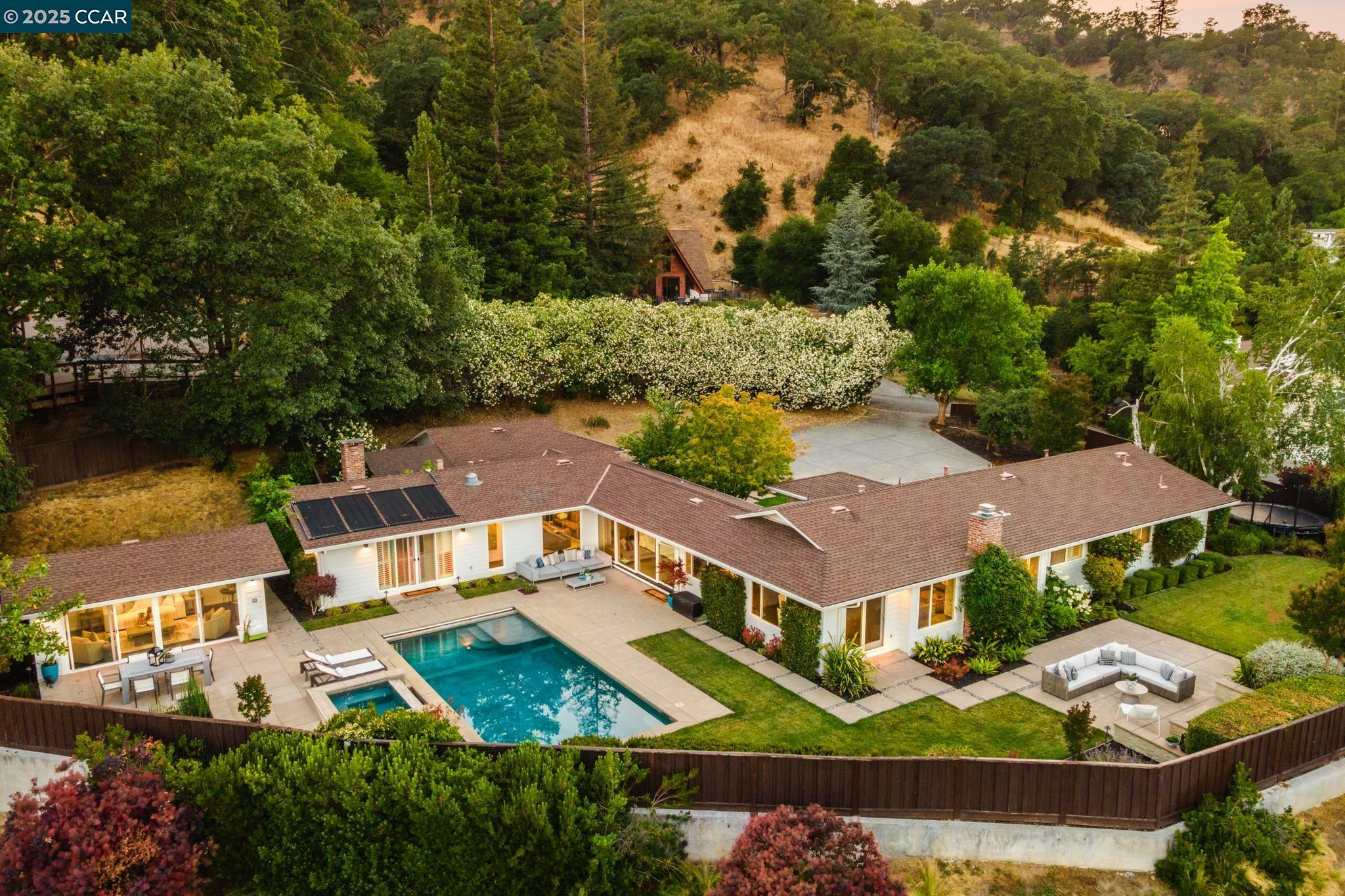 Property Photo: 3039 Lunada Ln CA 94507