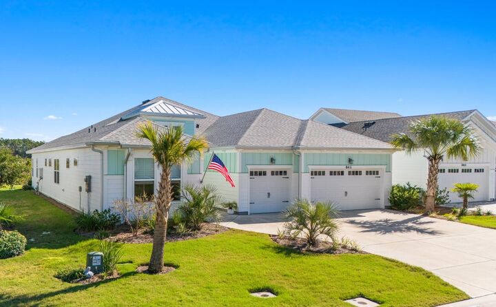 Property Photo: 8411 Coral Reef Way FL 32413