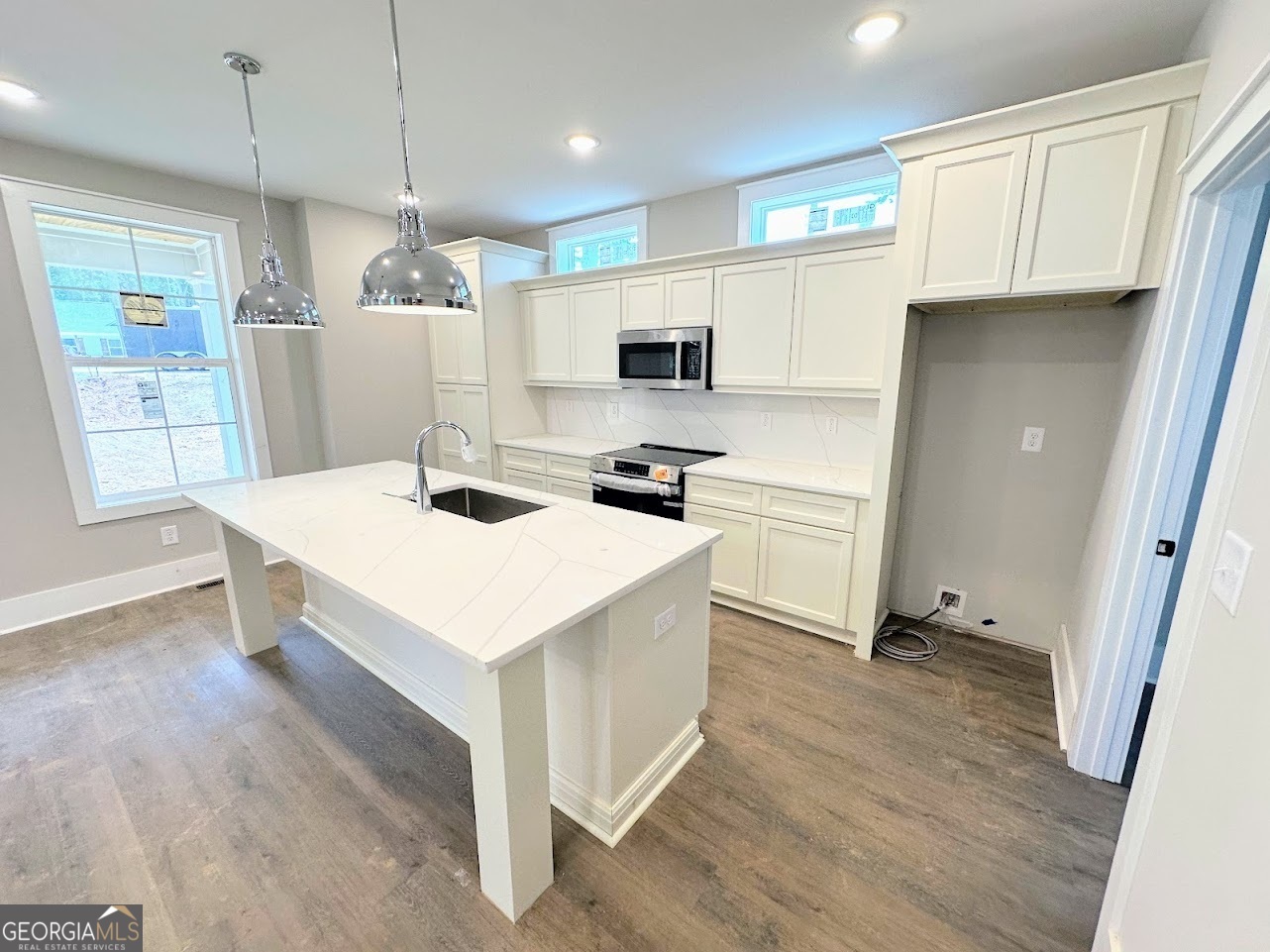 Property Photo: 485 West Avenue GA 30108