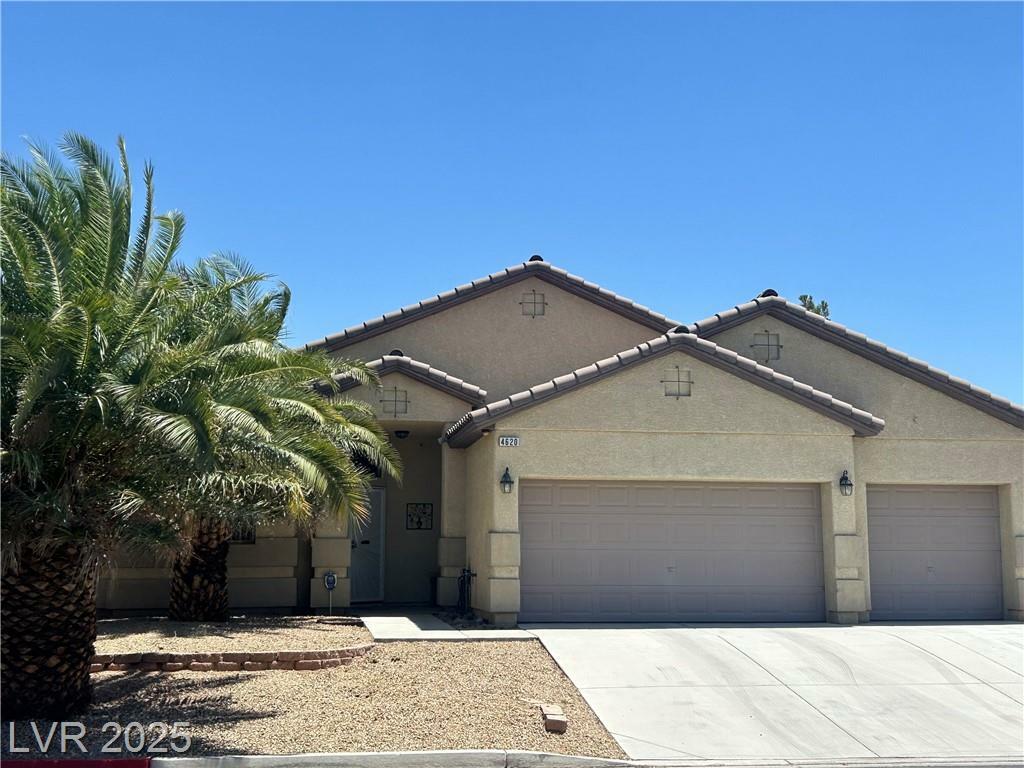 Property Photo: 4620 Ventana Rey Street NV 89081