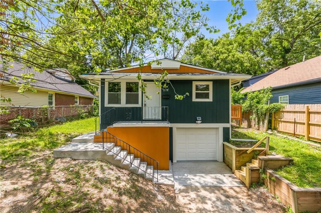 Property Photo: 2118 Kansas Avenue MO 64127
