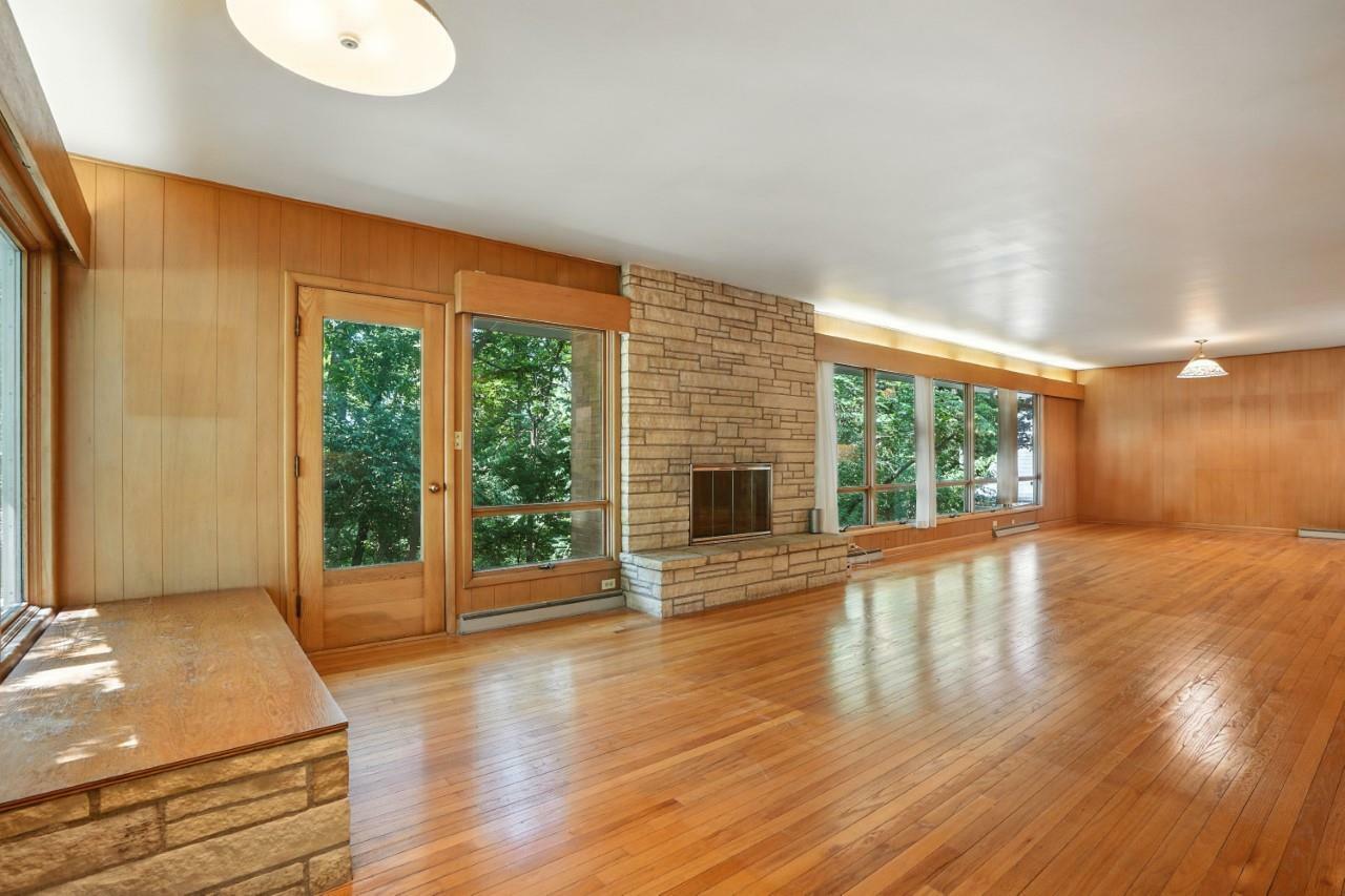 Property Photo: 1639 Ridge Rd IA 52245