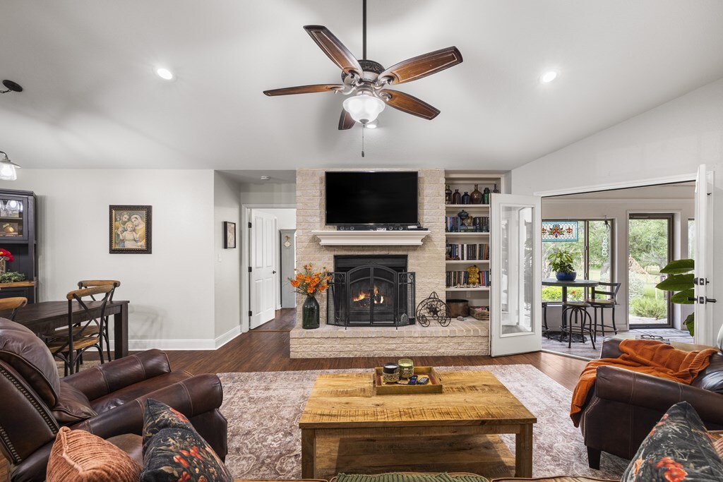 Property Photo:  118 Sandlewood Lane  TX 78028 