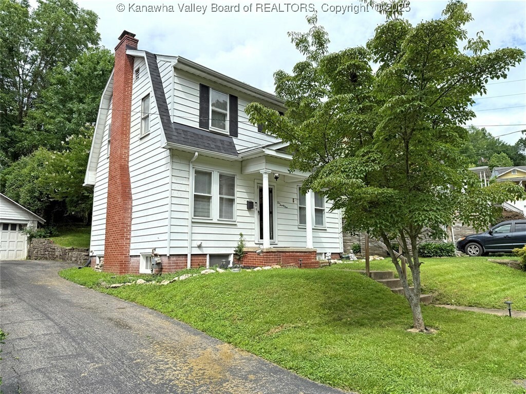 Property Photo:  1021 Cleveland Avenue  WV 25302 