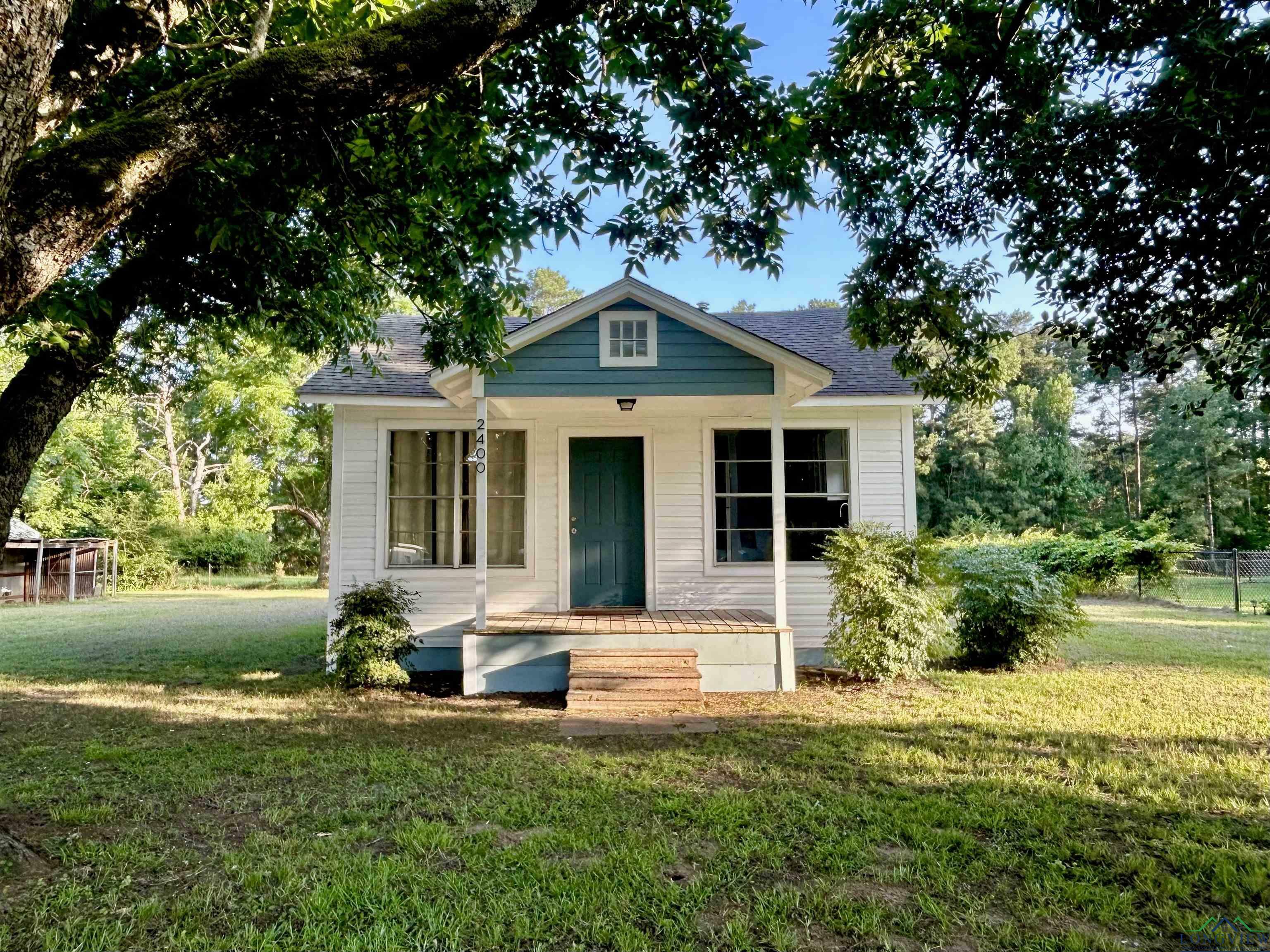 2400 Holmes Rd.  Marshall TX 75670 photo