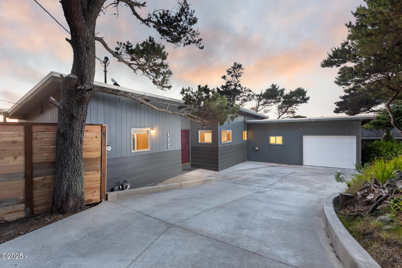 Property Photo:  1337 NW Oceanview Drive  OR 97365 