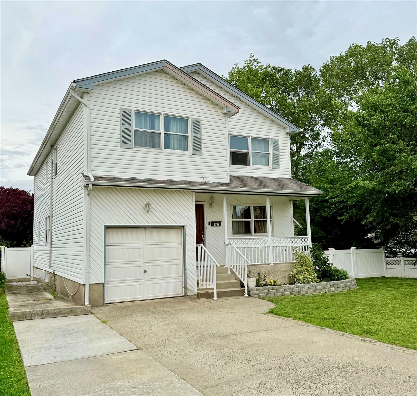 Property Photo:  467 Scranton Avenue  NY 11563 