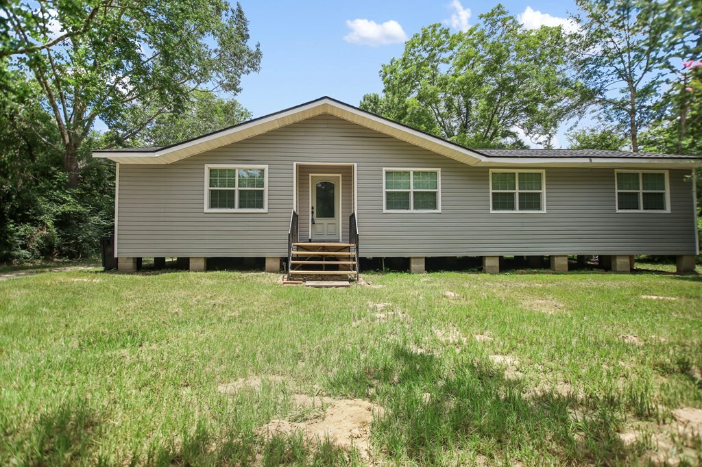 Property Photo:  175 Weeks Street  TX 75904 