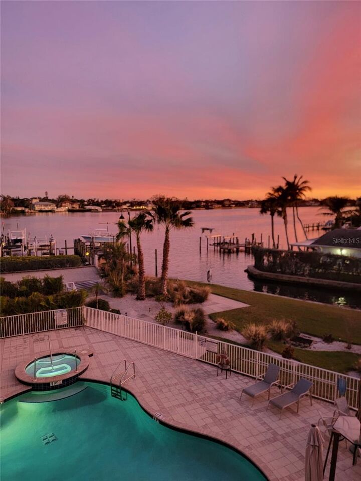 Property Photo: 516 Tamiami Trail S 303 FL 34275