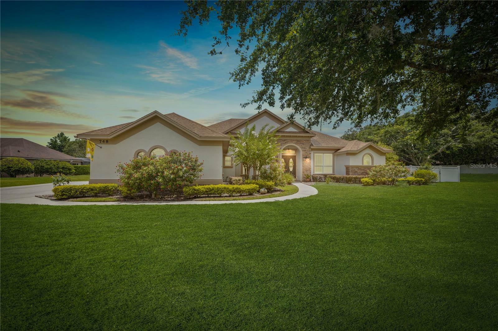 Property Photo: 748 Mills Estate Place FL 32766