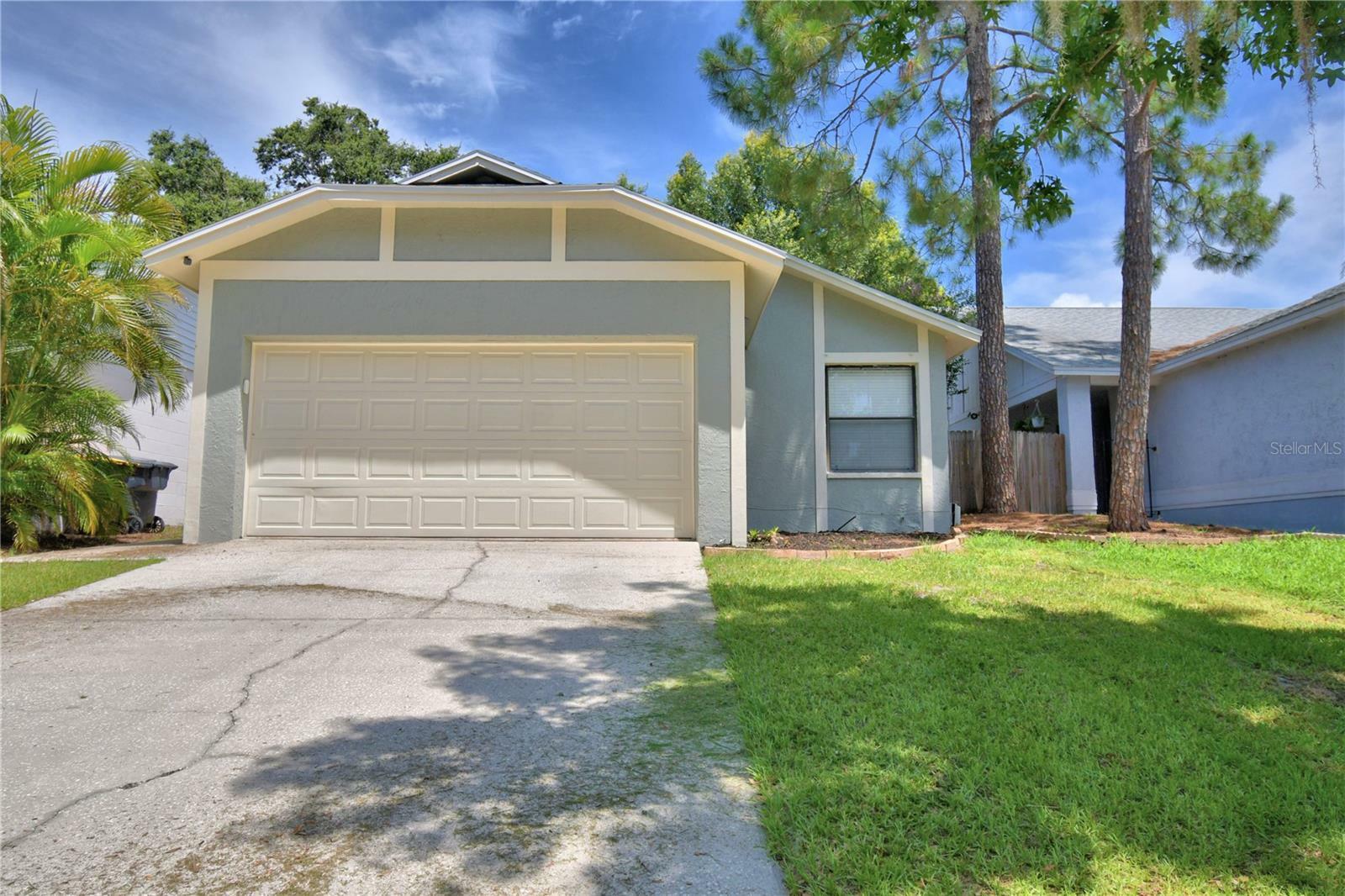 Property Photo: 658 Lake Dexter Circle FL 33884