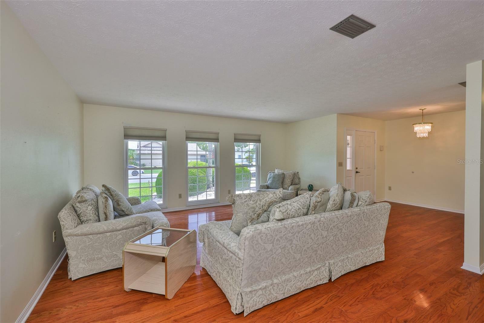 Property Photo:  608 Fort Duquesna Drive  FL 33573 
