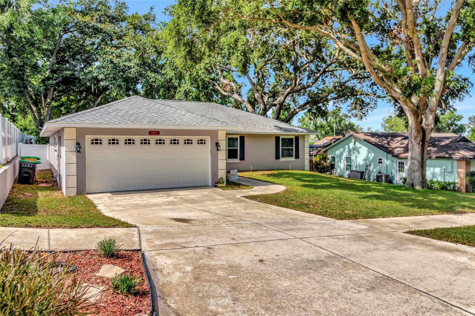 Property Photo:  1511 W Magnolia Street  FL 34711 