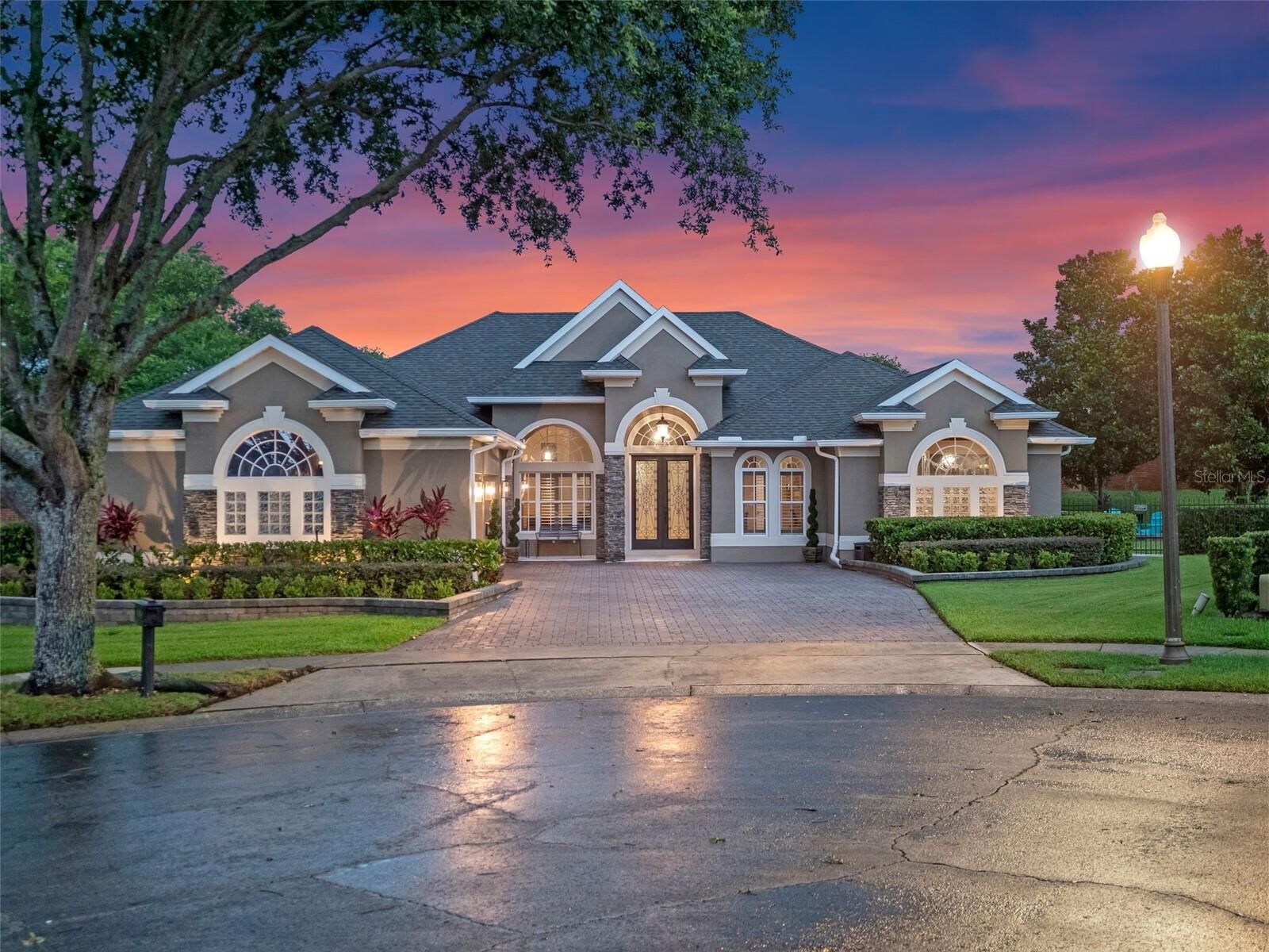 Property Photo: 3619 King George Drive FL 32835