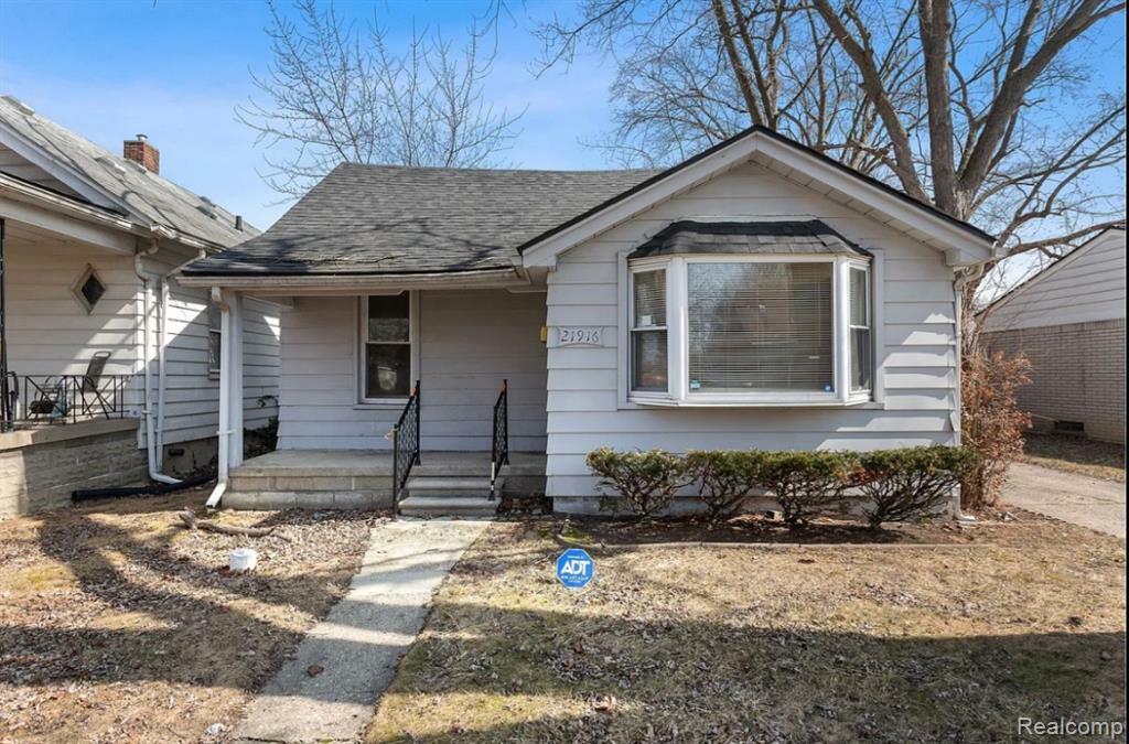 21916 Oakwood Avenue  Washington MI 48021 3807 photo