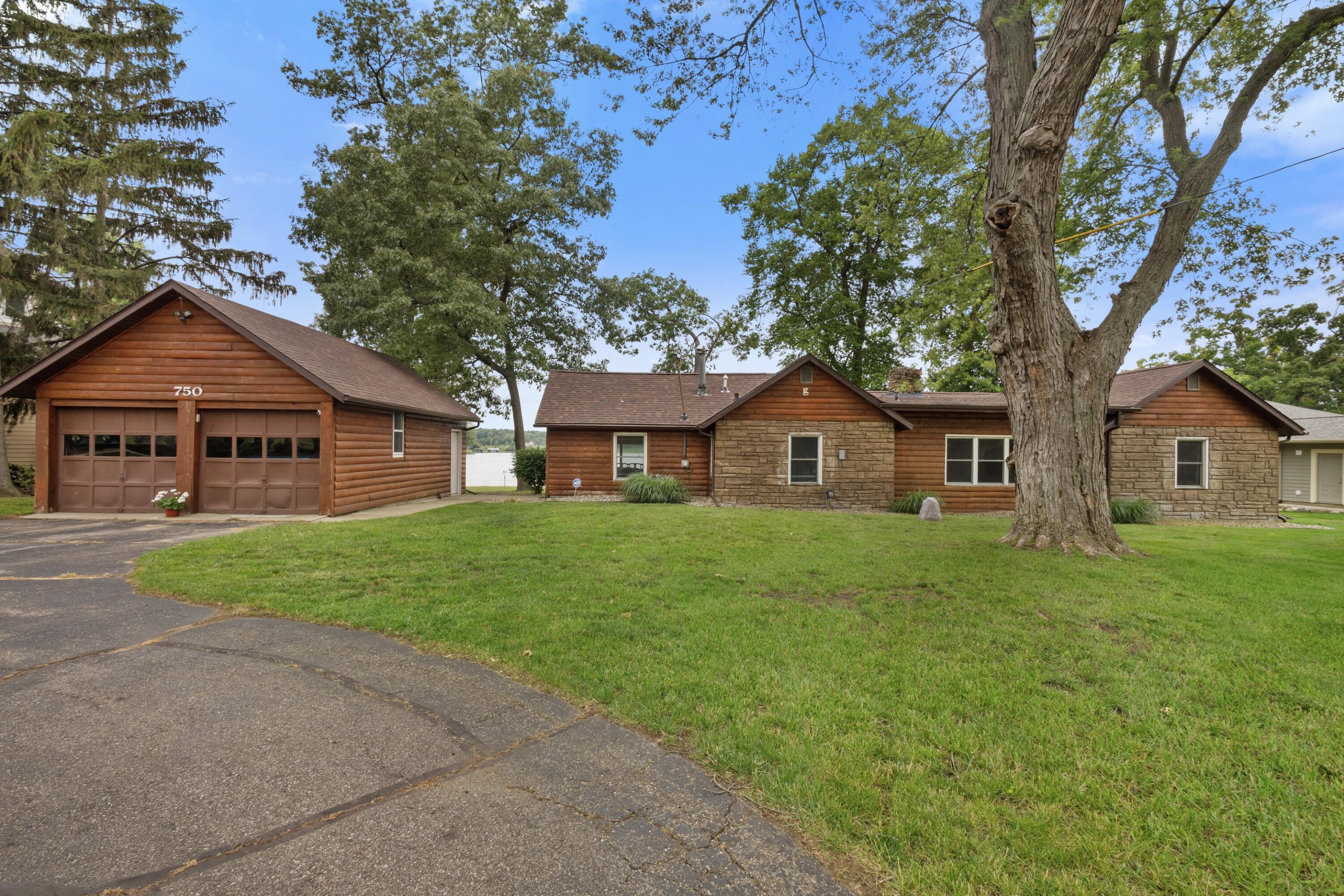Property Photo: 750 Country Club Drive MI 49015