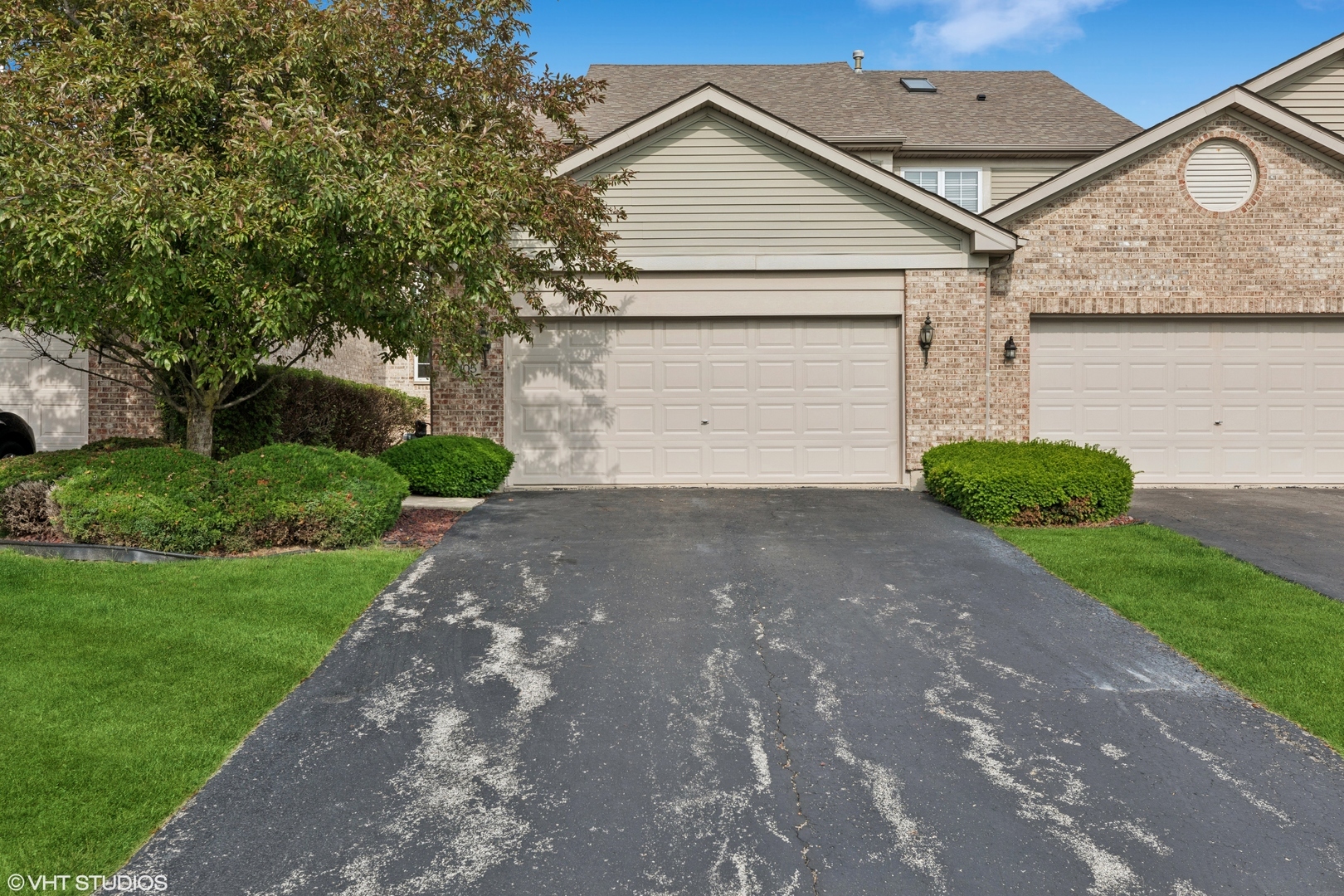 Property Photo: 105 Iliad Drive IL 60477