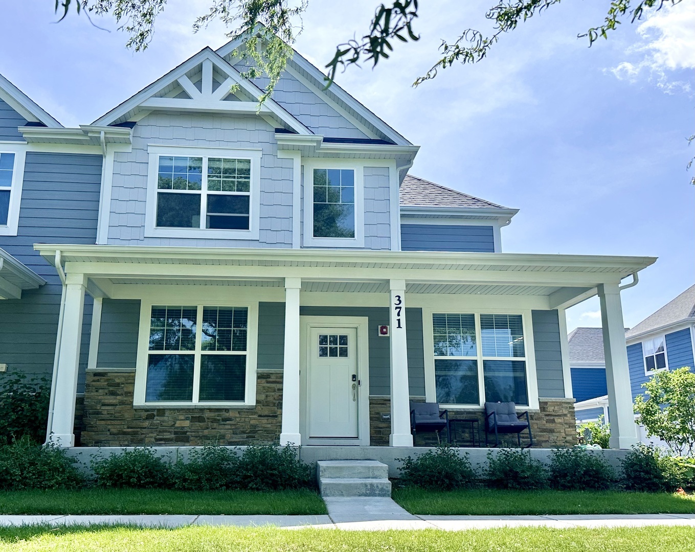 Property Photo: 371 Didier Court IL 60089
