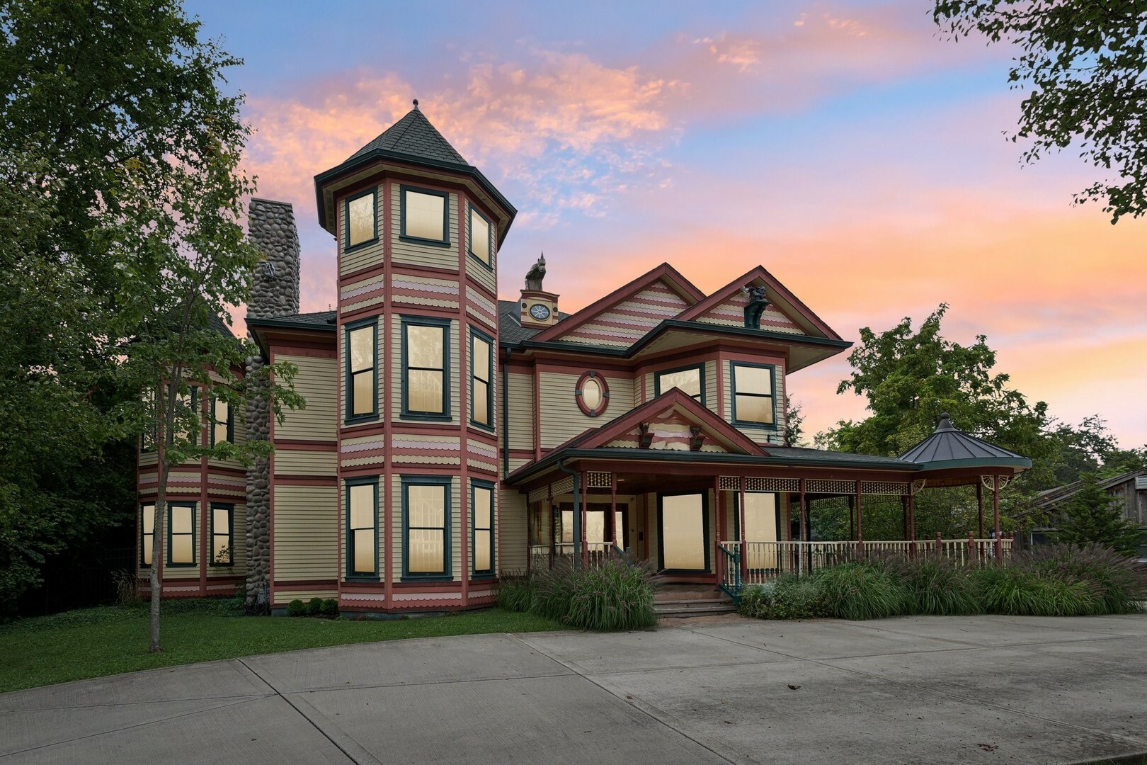 Property Photo: 6022 S Peck Avenue IL 60525